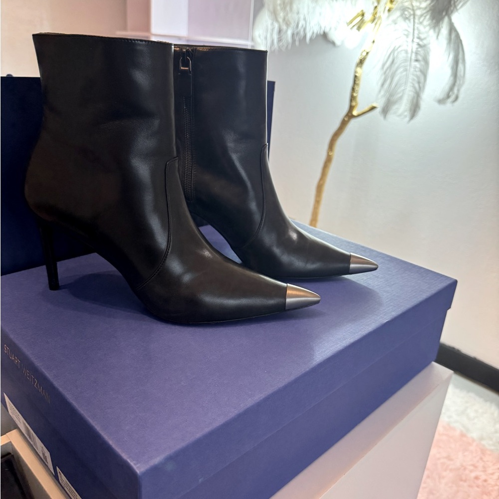 Bnwt SW Stuart Boots with Gunmetal Toe!